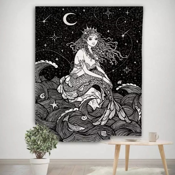 Other - 🧜🏻‍♀️ Black & White Mermaid Siren Tapestry